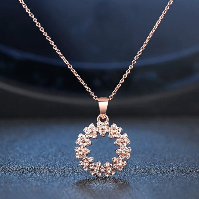 Elegant Flower Zirconia Necklace